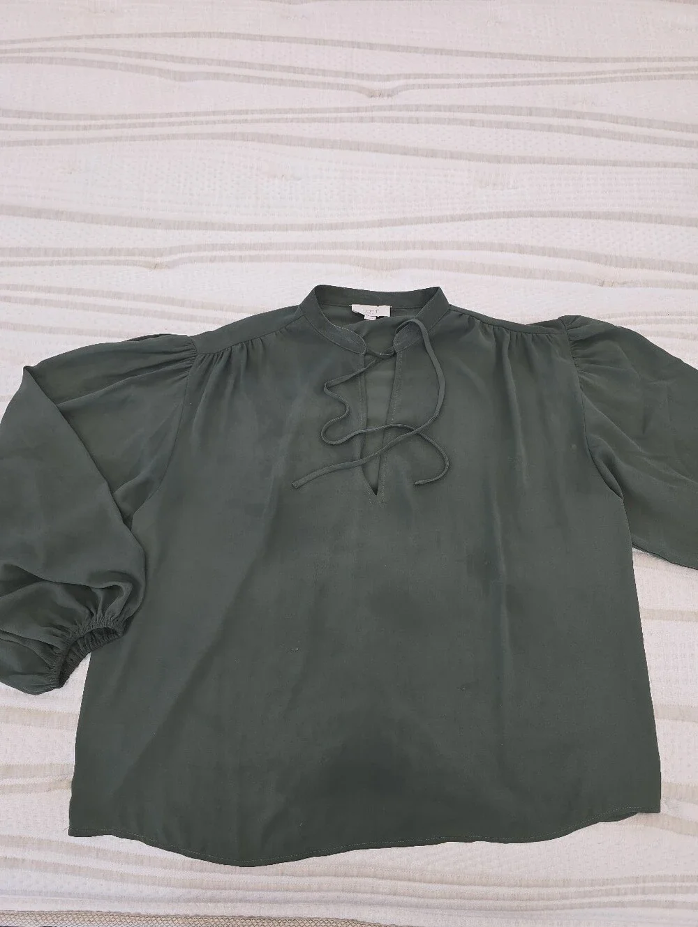 Loft Women's Dark Green Blouse W String-tie Neck Style & Puff Sleeves - Large